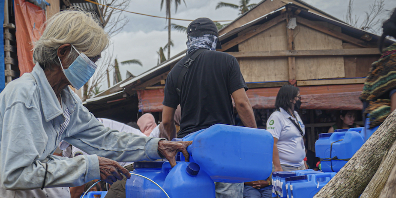 Distribution of hygiene and water kits to typhoon survivors in barangay Mabini, Del Carmen town, Siargao Island, Surigao del Norte. This assistance is provided by Oxfam and partners Community Organizers Multiversity and United Youth of the Philippines-Women, in coordination with Sentro Para sa Ikauunlad ng Katutubong Agham at Teknolohiya (SIKAT) supported by EU ECHO. (Photo: Heyssab Areef Hassan/Oxfam)